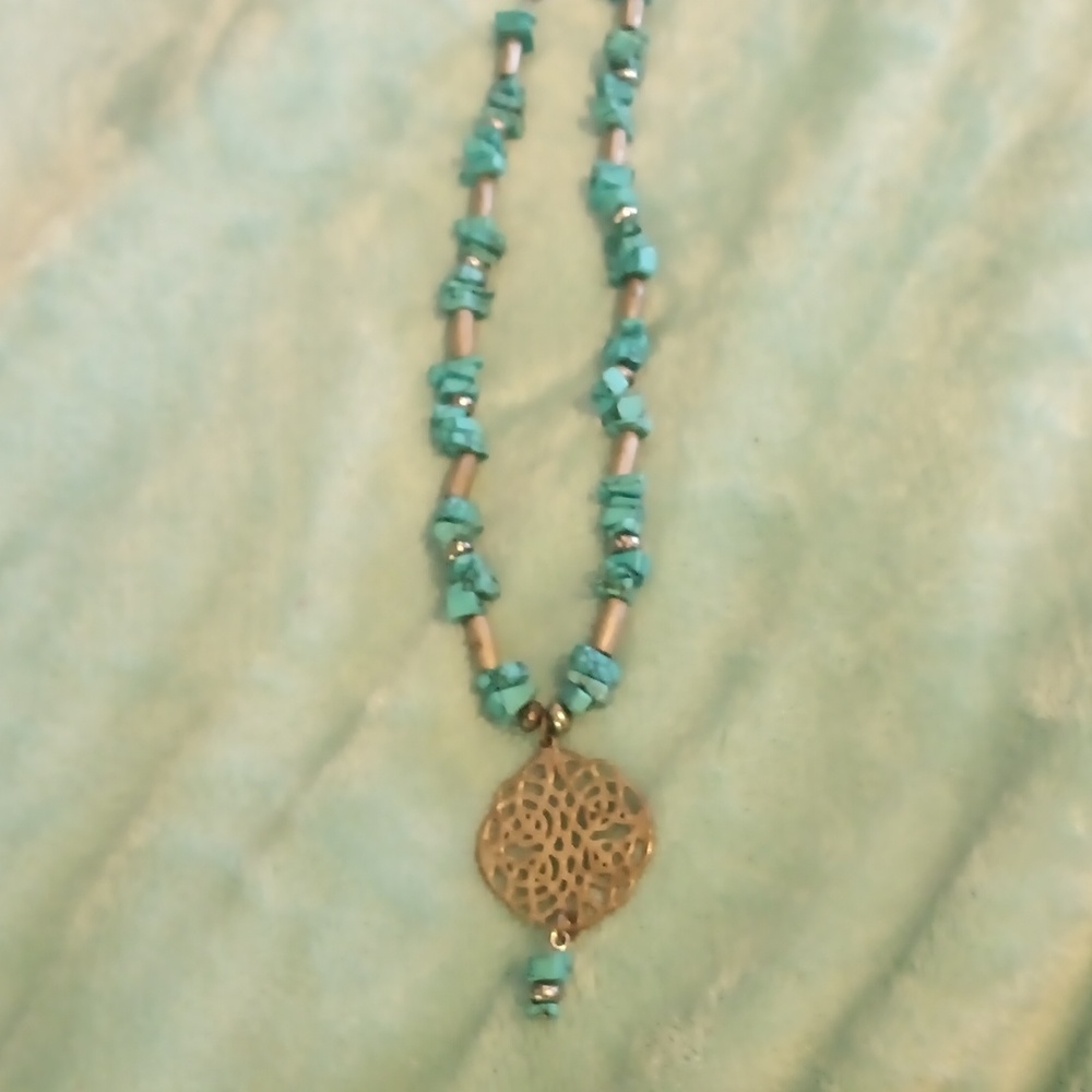 Turquoise chip necklace silvertone 14 inch with a extender - Picture 1 of 4